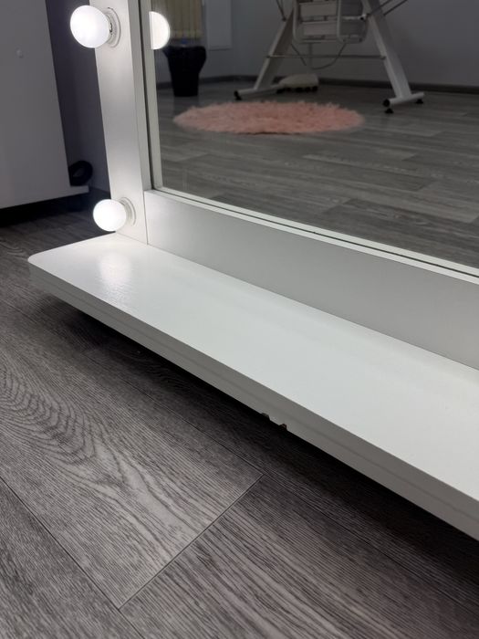 Зеркало напольное большое.