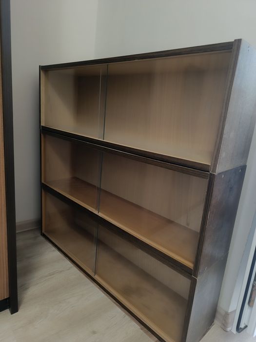 Полки советские со стеклом.