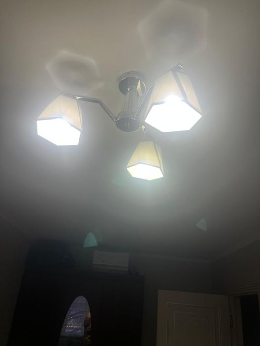 Продам в хорошем состоянии люстру