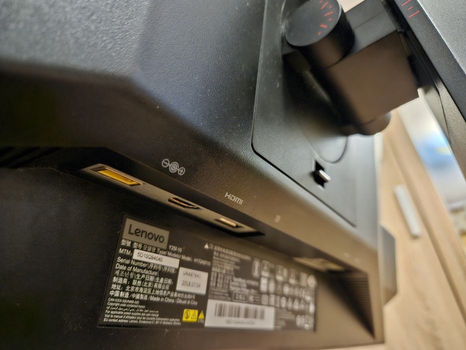 Monitor gaming Lenovo