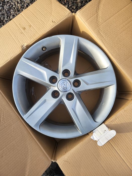 Литые диски R 17, тойота оригинал