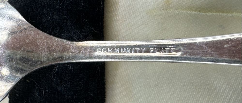 Посребрени лъжици Community 1936 година