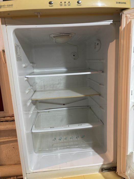 Холодильник рабочий