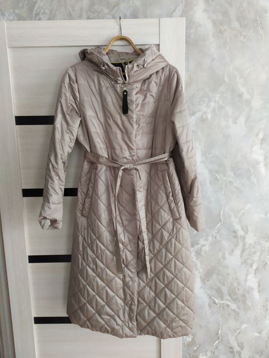 Торг. Демисезонное женское пальто.