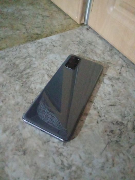 Самсунг с20+ 8/128