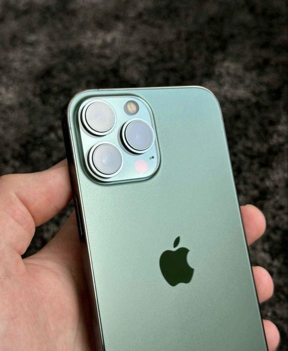 Iphone 13 pro green