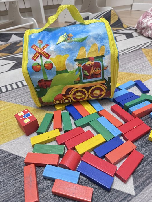 Цветная деревянная дженга