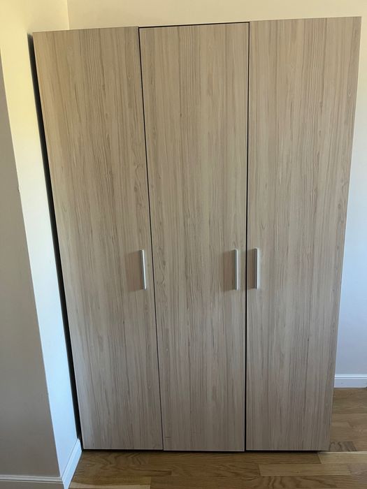 Гардероб за спалня