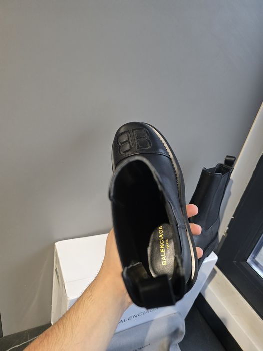 Ghete din piele Balenciaga 37 38 si 39 Noi!