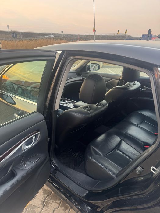 Vand sau schimb Infiniti Q70 2015