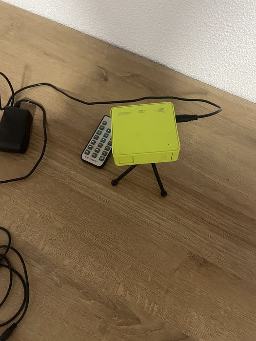 Продаи мини проэктор