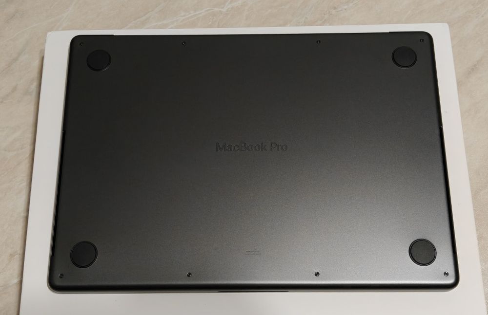 MacBook Pro 14 M5 24/1TB 27 циклов