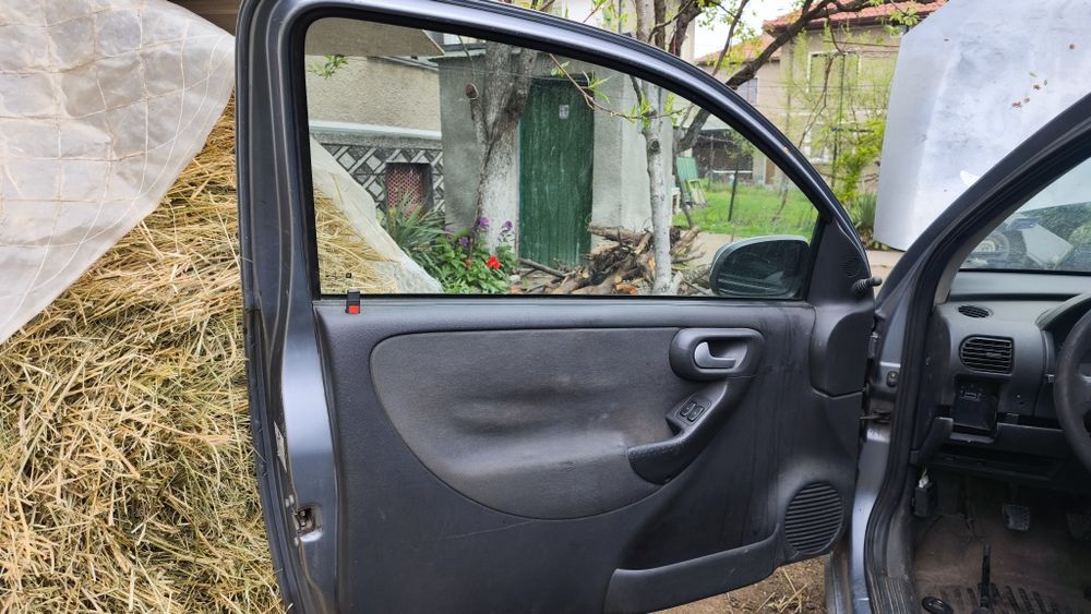Opel Corsa C на части
