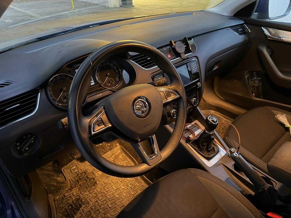 Skoda Octavia 1.6 TDI — decembrie 2017 — 56.000 km reali, unic proprietar