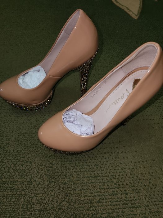 Туфли пашти енги холати зур 35 раз баланд бугани ун сотвоман оладиган