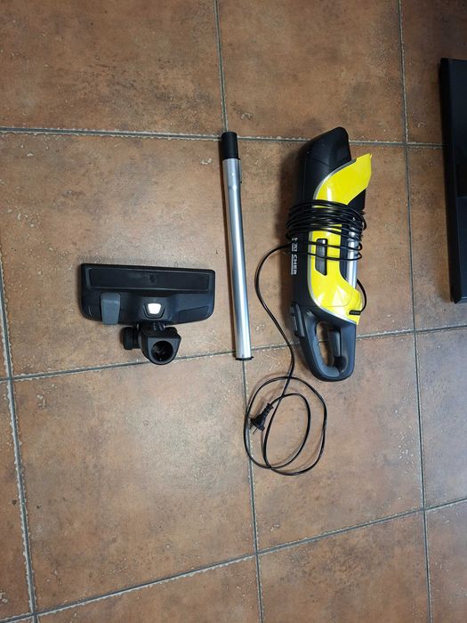 Se vinde un aspirator Kärcher VC 5 500 w 1.349 - pentru piese