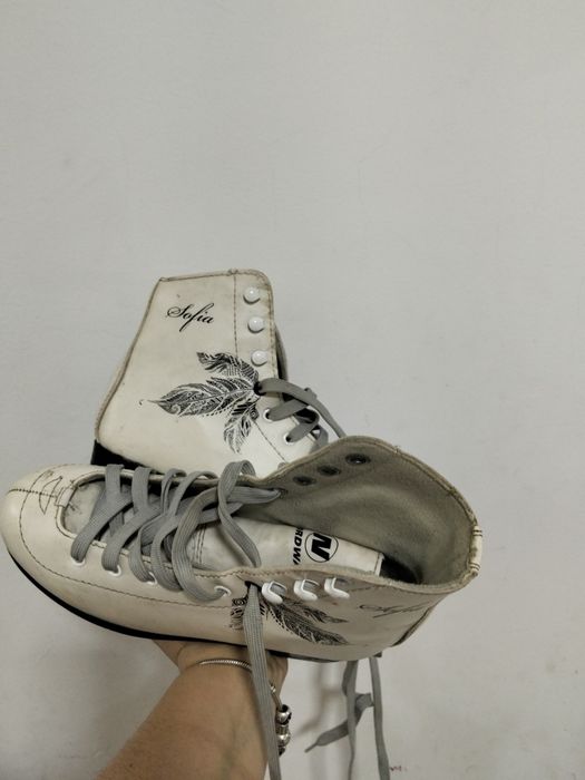 Коньки фигурные для девочки