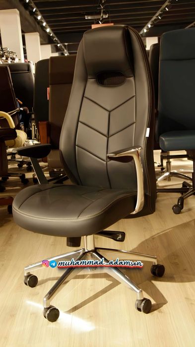 Руководительское кресло LOTUS черный с бесплатной доставкой, гарантия