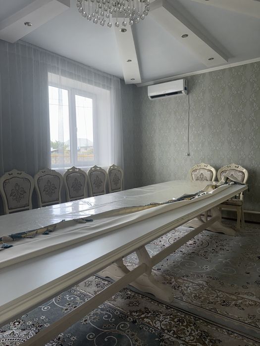 Гостевой стол со стулями