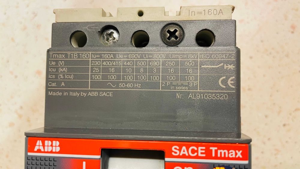 Intrerupator automat (disjunctor - usol) XT1B 160 TMD 160-1600 3P FF