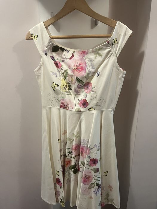 Женски рокли маркови