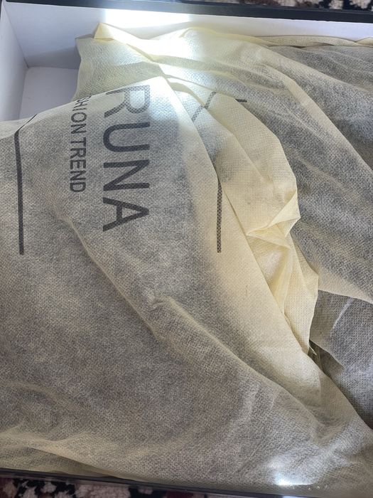 Etik sotiladi 1marta kiyilgan