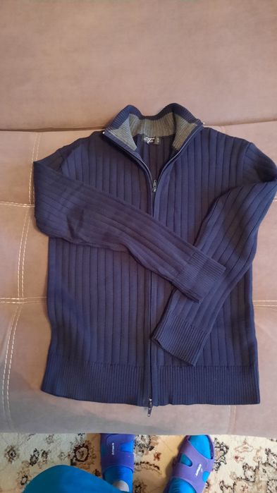 Новая   школьная кофта на 13 --16 лет