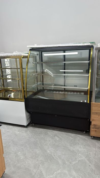 Кондитерская витрина