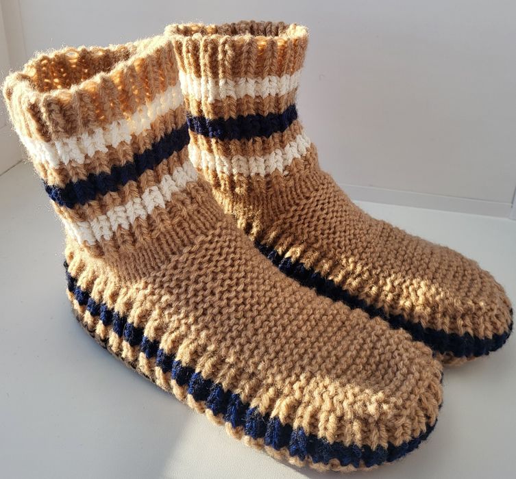 Продам очень теплые, толстые мужские носки.