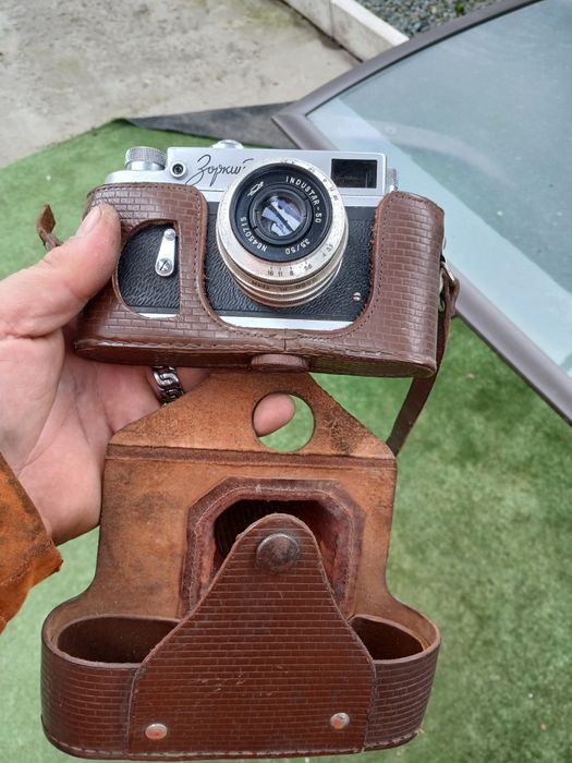 Vând aparat foto rusesc Zorki-4, model vintage din perioada URSS, cu o