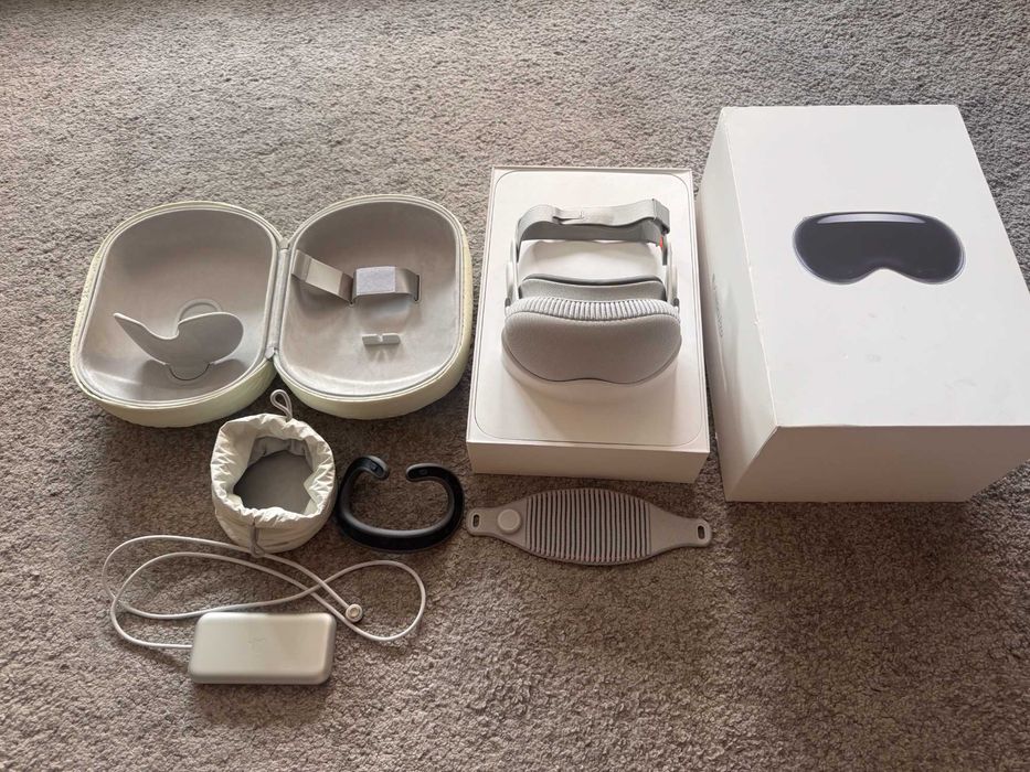 Apple Vision Pro 256 GB, cutie originală + factură
