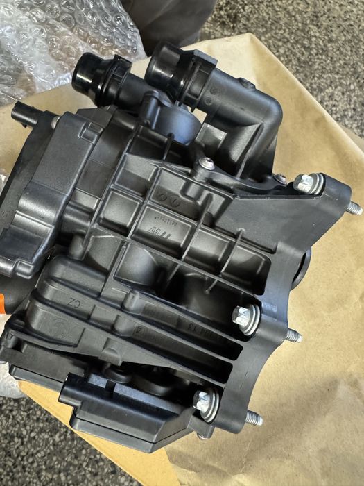 BMW G30 530i и др.с B48 термостат, НОВ, Heat management module 8642560