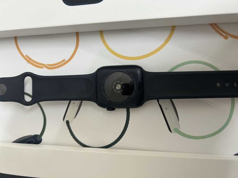 Apple watch se 2  44mm срочно!
