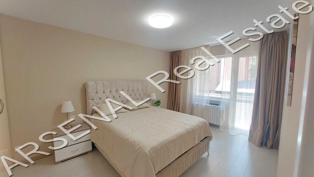 Дава се под наем Тристаен апартамент в София, Център - 100 кв.м за 1000 € - Снимка #3