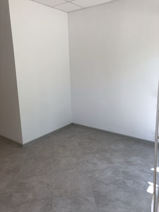 Дава се под наем Магазин в София, Център - 27 кв.м за 450 € - Снимка #2