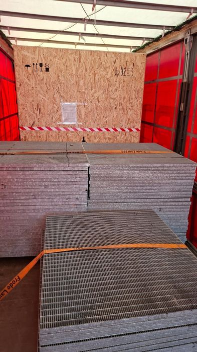 Vindem grătare zincate galvanizate la ori ce dimensiuni se debitează și la comanda clientului și facem și trepte zincate pentru scari metalice și grăt