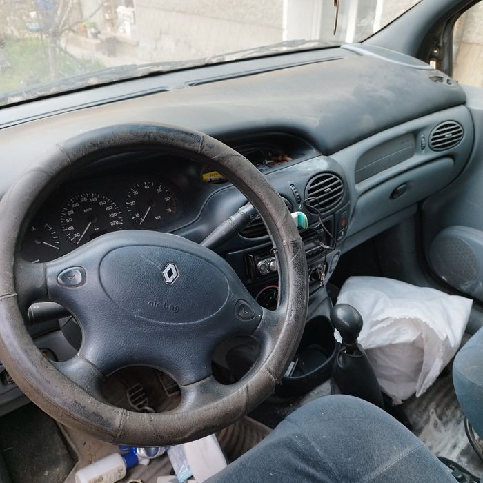 Рено Меган Сценик