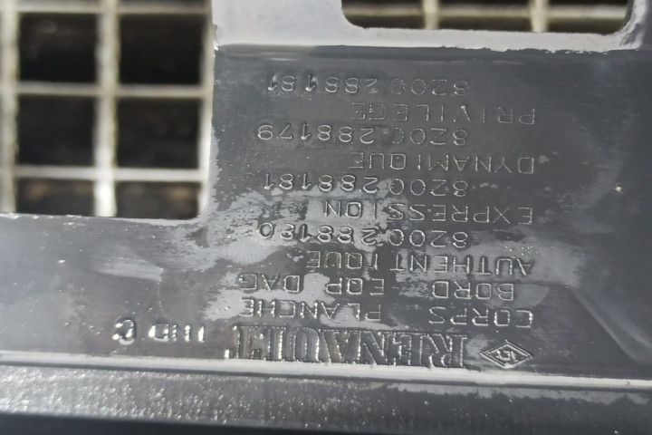 Plansa bord 8200288180 Renault Megane 2 (facelift) (2006 - 2012)