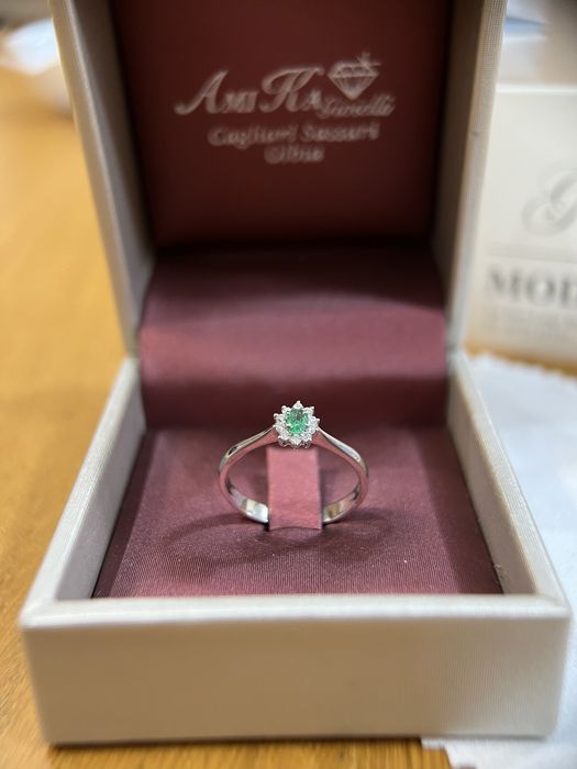 Set colier 5000 lei:  inel nou, aur 18k diamant 0.29+ smerald 0.32 ct