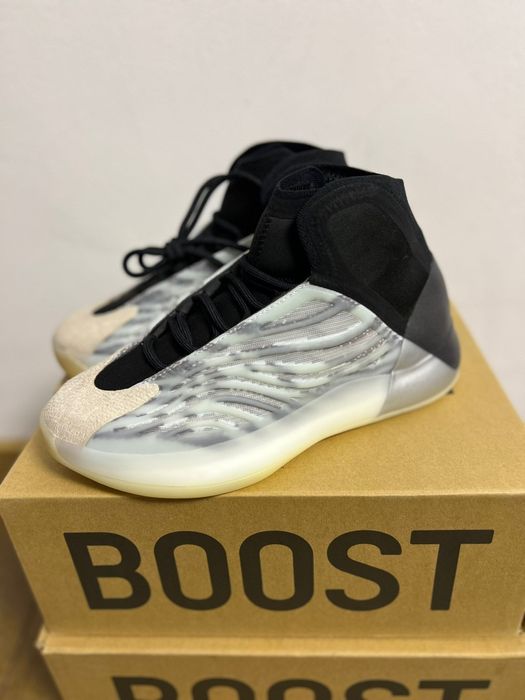 Adidasi. Adidas yeezy unisex