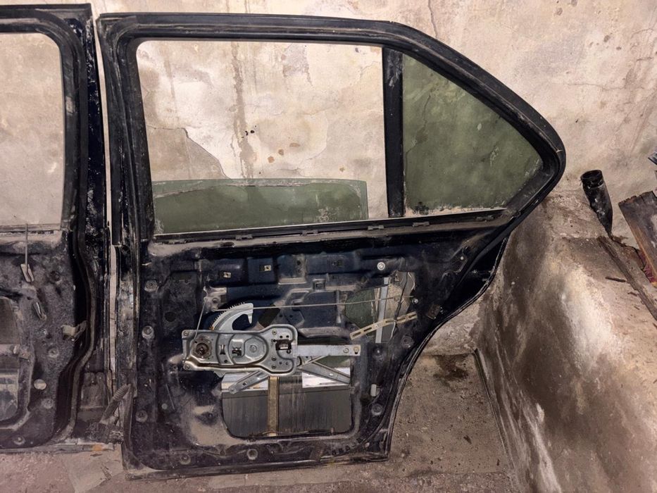 Дверь BMW E34 2 штуки