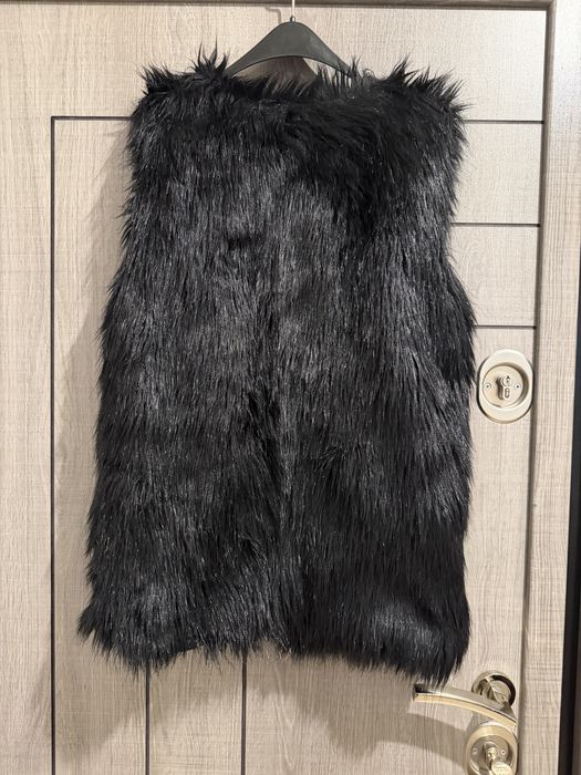 Продавам три дамски елека и яке