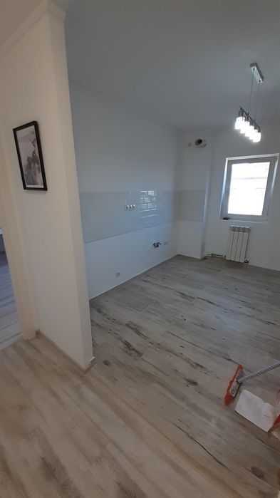 Zugrav,  finisaje interioare în glet și tinci.