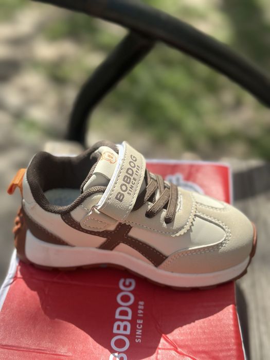 Детские кроссовки