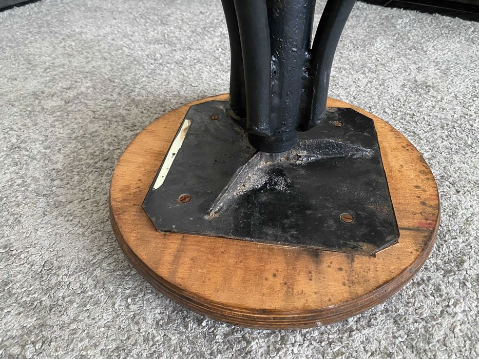 Индустриално Винтидж Столче на Винт