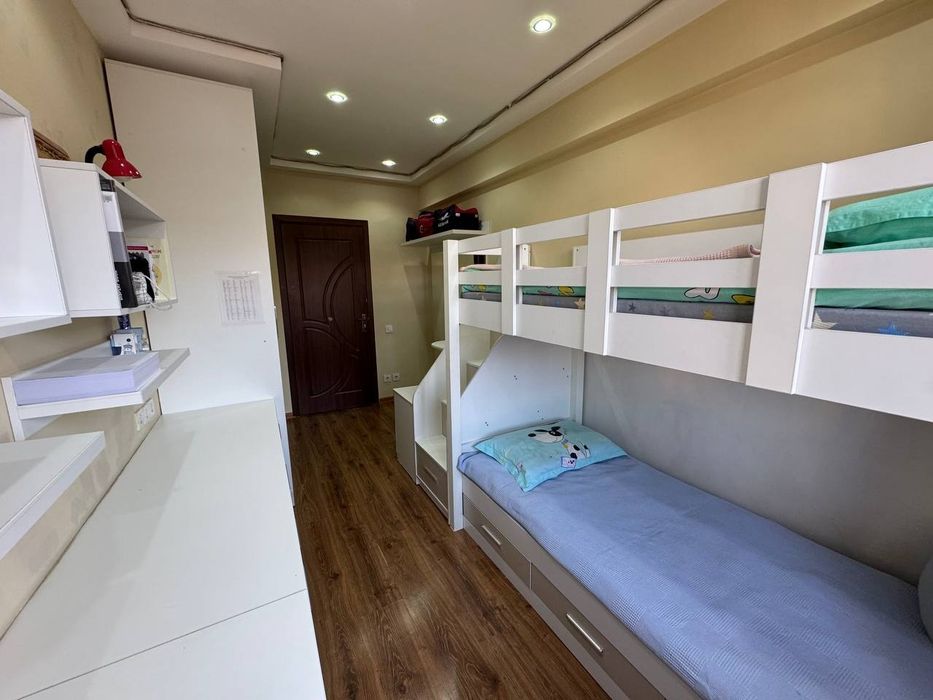 Продается 3 -х комн квартира. Своя просим маклеров не беспокоить