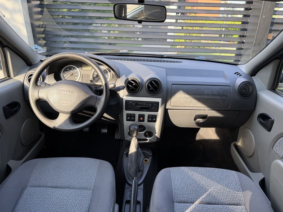 Dacia Logan LAOREAT 2006 Benzina 1.4 km 100.000 imepcabila 100% reali
