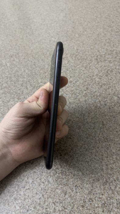 Продам или обмен айфон 7.