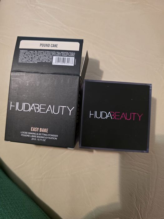 Pudra Huda Beauty