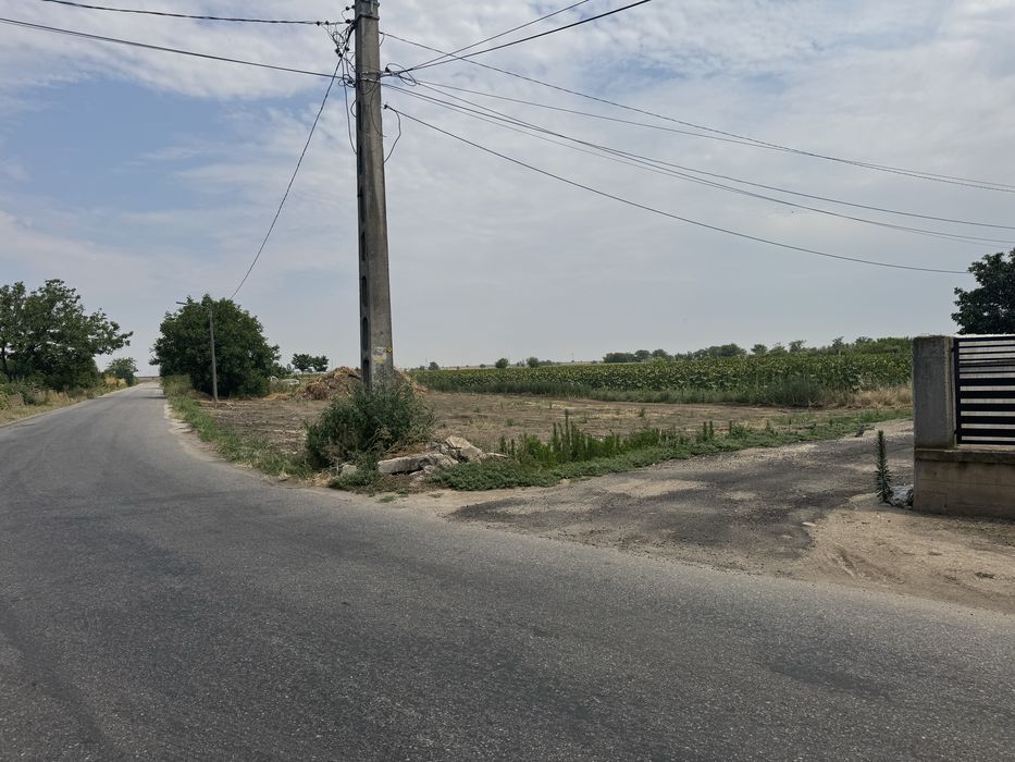Teren intravilan in Corabia cu deschidere la doua strazi
